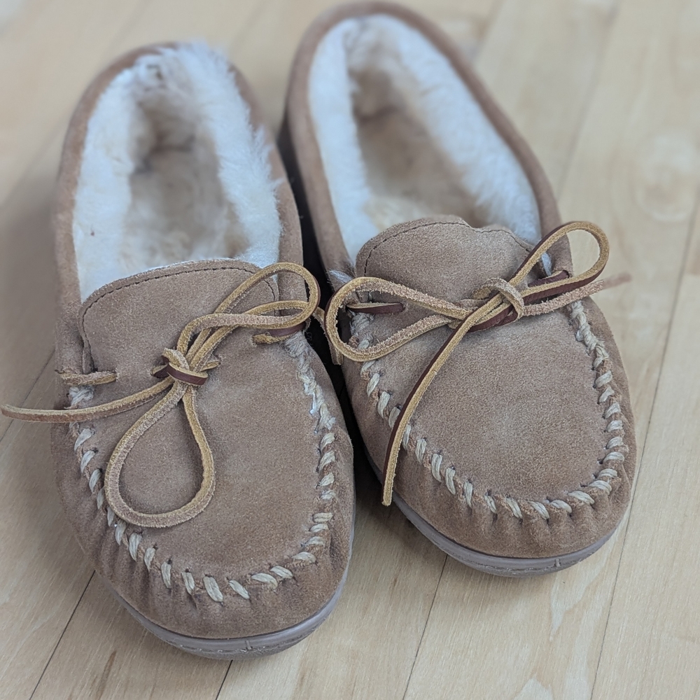 Minnetonka Tan Moccasin Slippers